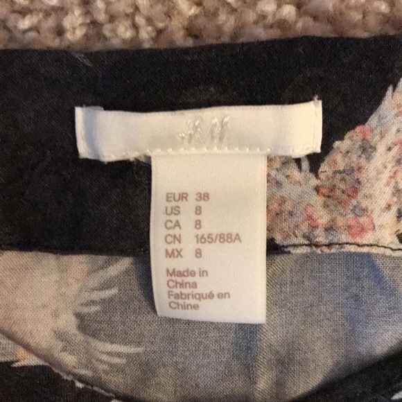 H&M | Swan Top - Picture 4 of 5